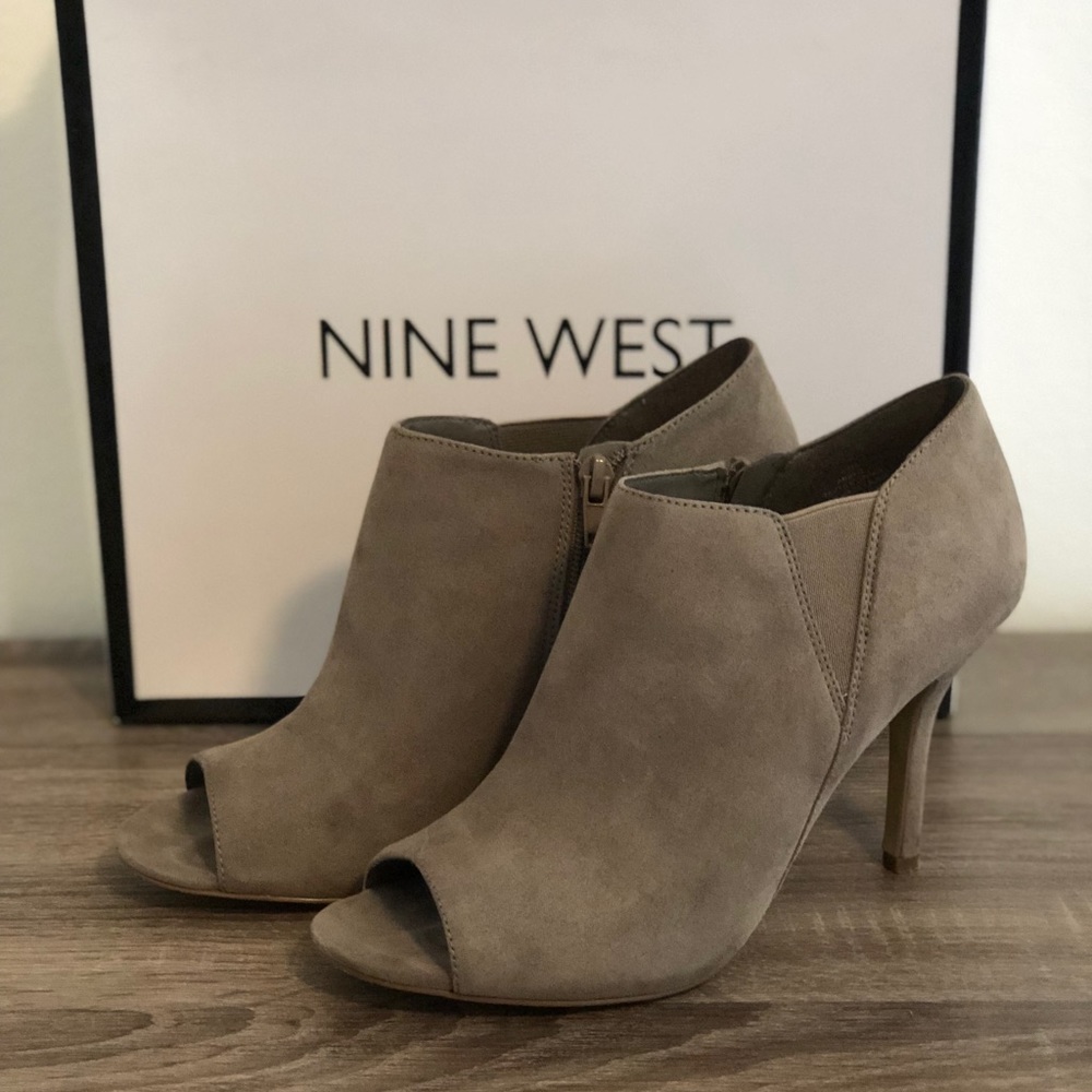 Nine West tan suede peep toe booties